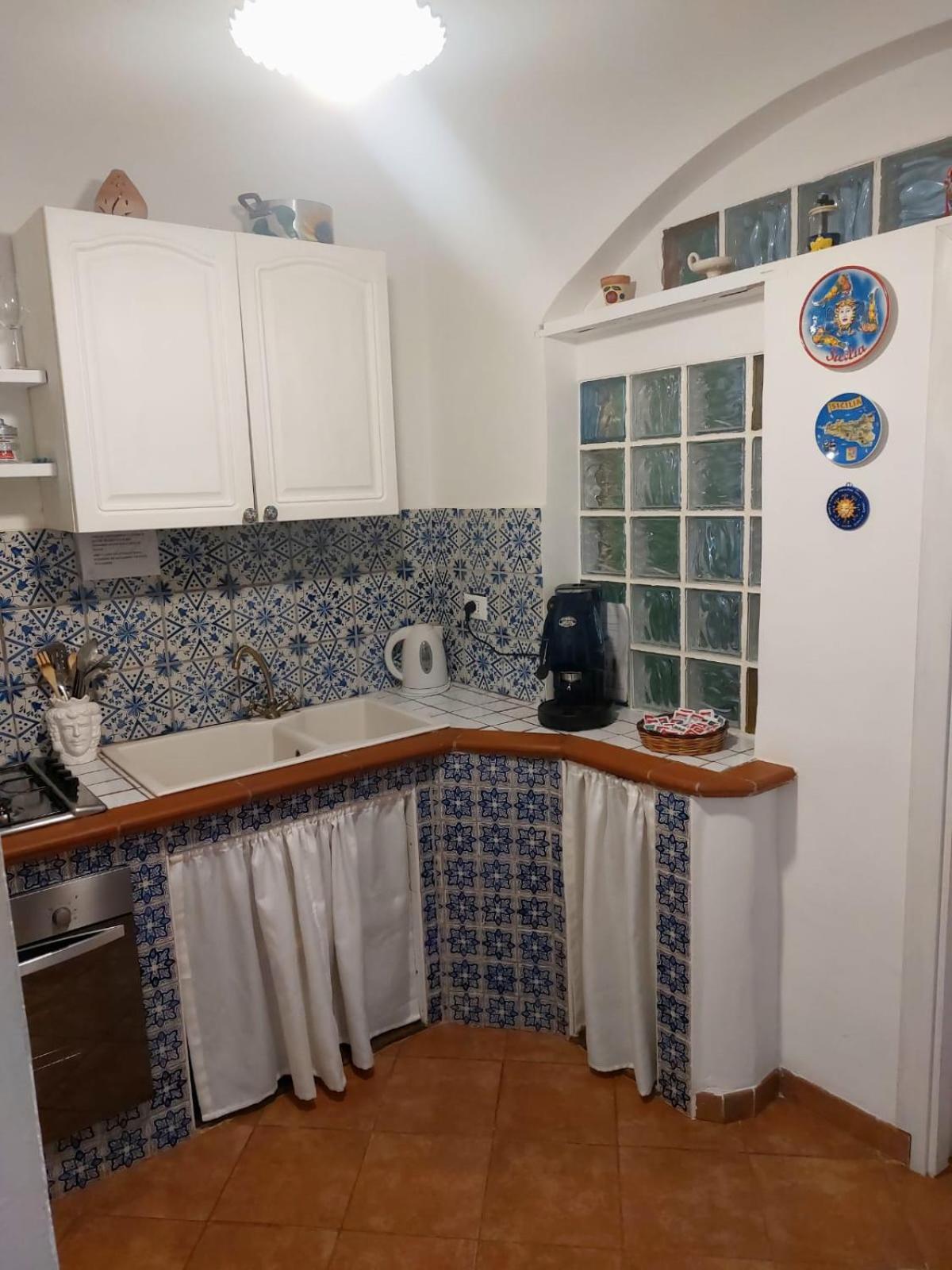 Casa Del Parlamento Apartment Palermo Luaran gambar